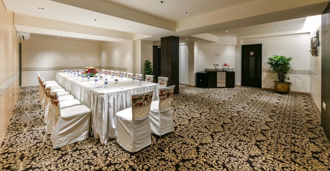 The Paradise By Tunga Mumbai Exterior foto